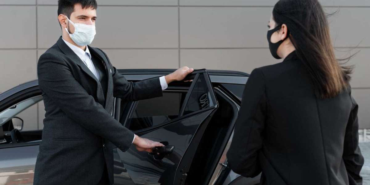 Advantages of hiring a private chauffeur over a personal driver