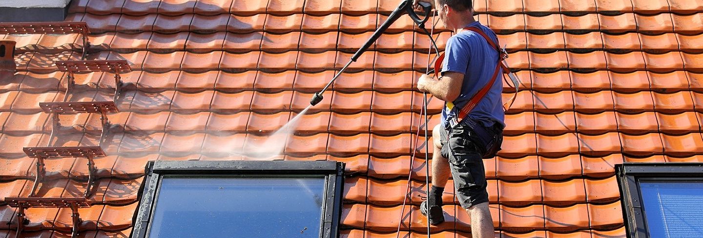 CPR Exterior Cleaning - Bundaberg House Pressure Washing, Dirty Roof Tile Cleaning